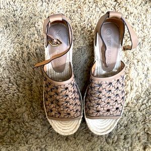 Tory Burch Basketweave/Espadrille Wedge. Size 7.5